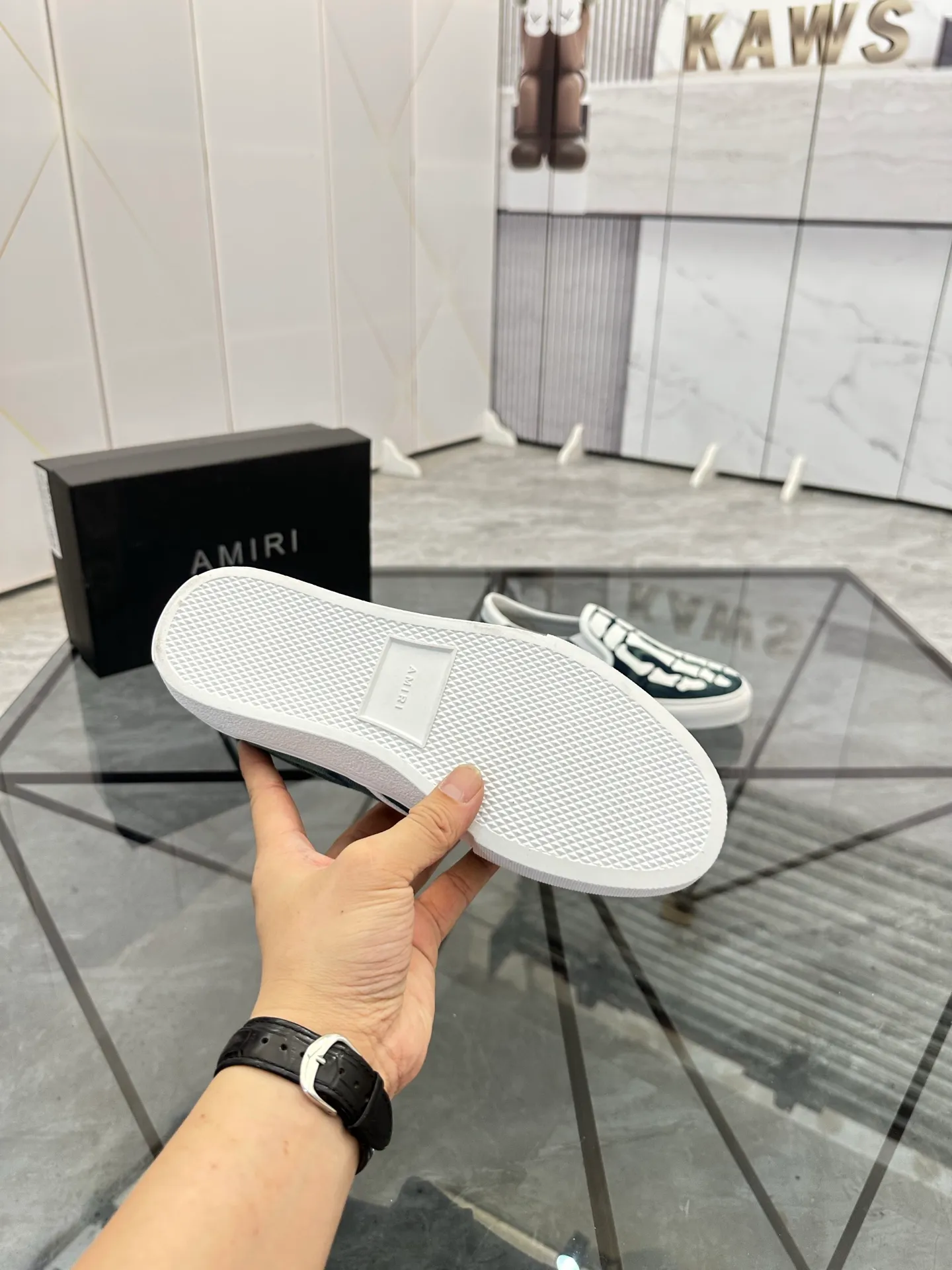 Men's shoes for sale 💰: 💰P420¥ Product trademark: AMIRI*「EMIR*] slip-on Regular size: 38-44 (can be customized to 37.45.46) Product materials: Upper imported original fabric spliced ​​cowhide, breathable lining, original outsole. No.: 1023